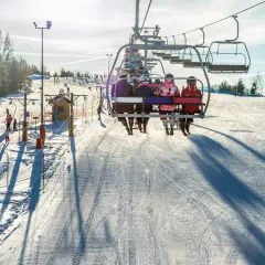 Stoki narciarskie w Świętokrzyskiem - idealne miejsca na narty i snowboard