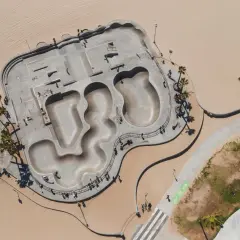 Skatepark w Venice Beach: Historia, zasady i atrakcje dla skaterów