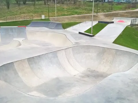 Skatepark Tomaszów Lubelski - najlepsze miejsce dla miłośników skateboarding