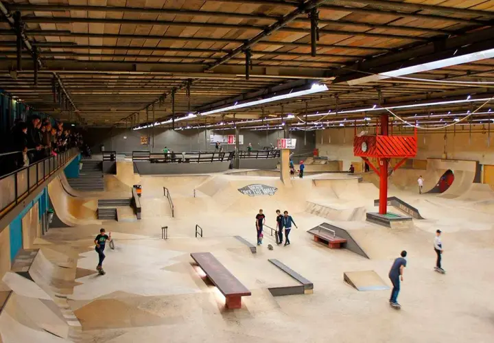 Najlepsze skateparki w USA - odkryj niesamowite miejsca do jazdy