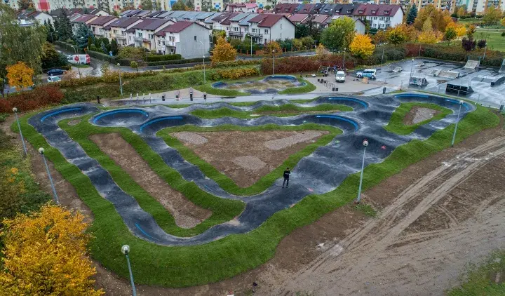 Skatepark Sieradz - idealne miejsce dla miłośników deskorolki