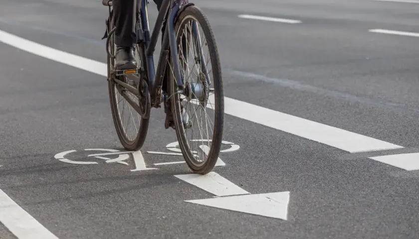 Ile rowerów może jechać w kolumnie? Sprawdź ważne przepisy ruchu