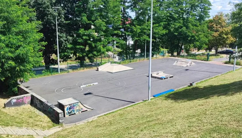 Skatepark Krosno - poznaj najlepsze miejsce do jazdy na deskorolce
