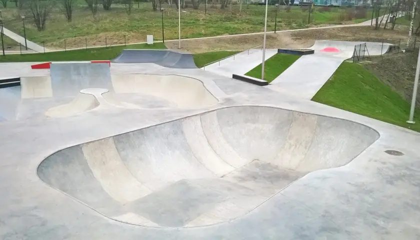 Skatepark Tomaszów Lubelski - najlepsze miejsce dla miłośników skateboarding