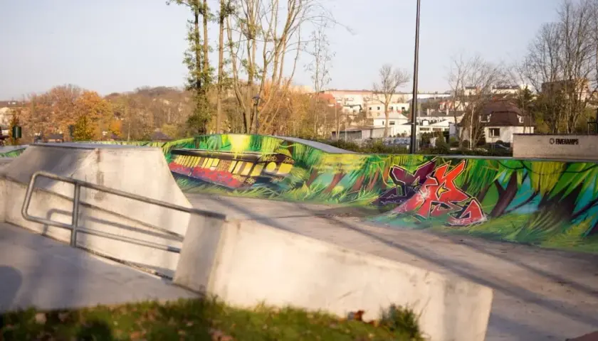 Skatepark Chojnice - najlepsze miejsce dla miłośników deskorolki