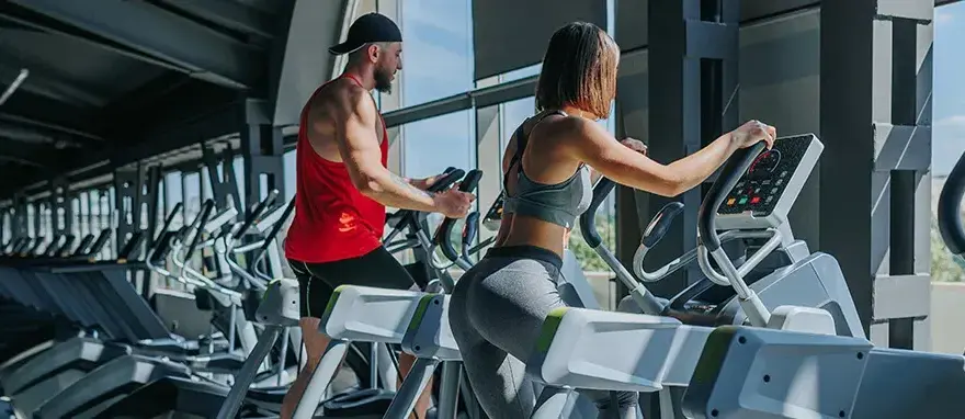 Co to znaczy cardio? Korzyści, rodzaje treningu i porady dla początkujących