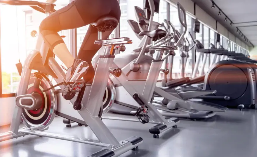 Trening siłowy czy cardio: co wybrać dla lepszych efektów odchudzania?