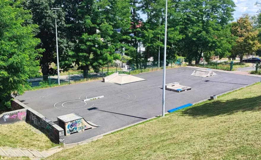 Skatepark Krosno - poznaj najlepsze miejsce do jazdy na deskorolce
