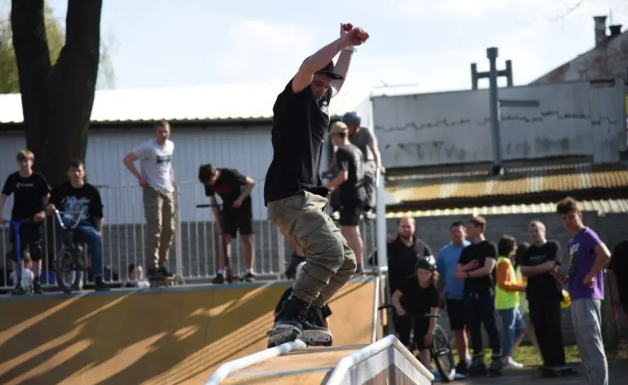 Skatepark Jarosław – poznaj nowoczesne atrakcje i wydarzenia