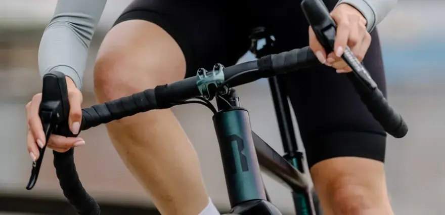 Rower gravel jaki wybrać - kluczowe cechy, które mogą Cię zaskoczyć