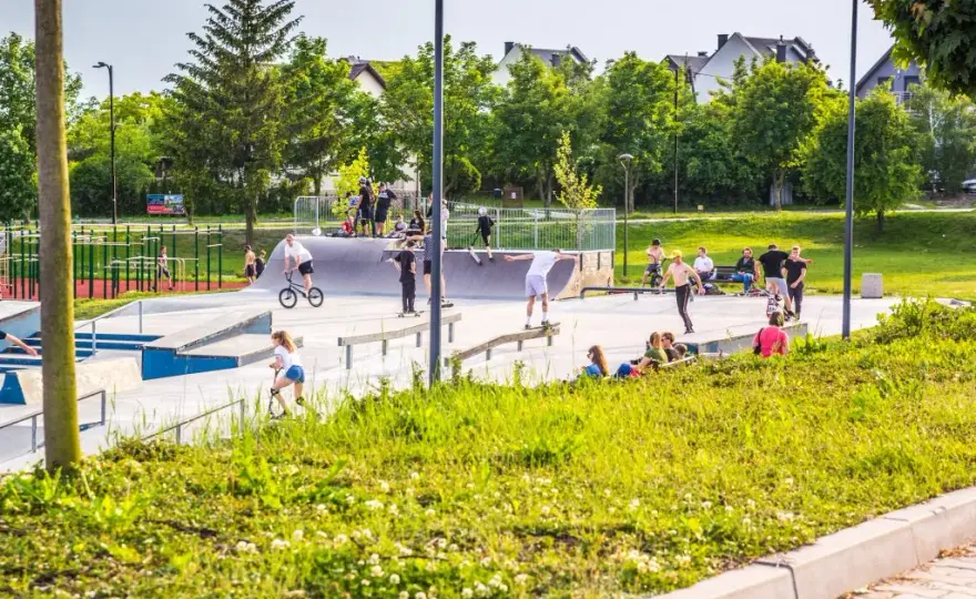 Skatepark Busko-Zdrój: Idealne miejsce dla miłośników sportów ekstremalnych