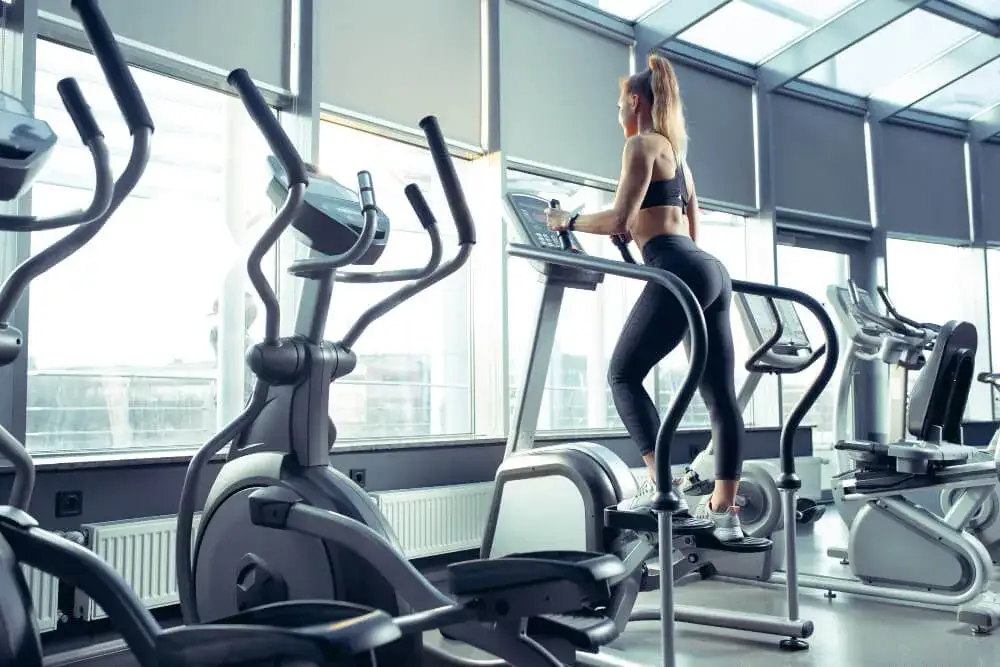 Zdjęcie Co to jest cardio? Poznaj korzyści i rodzaje treningu aerobowego